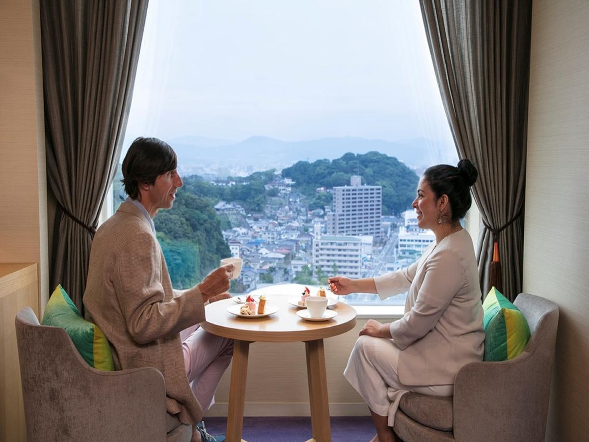Grand Prince Hotel Hiroshima Exteriör bild